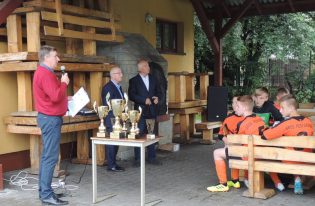 Gród Podegrodzie wygrywa w XIII Powiatowym Turnieju Piłki Nożnej Chłopców im. Jacka Bugańskiego.