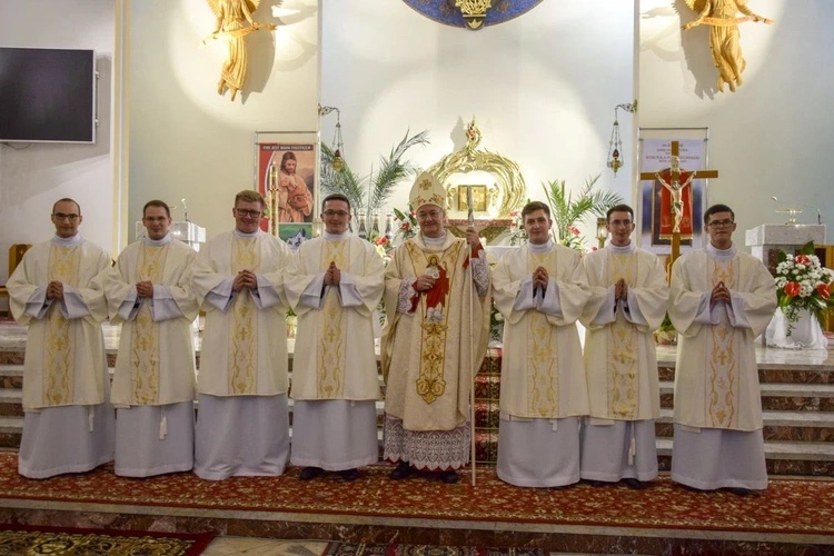 Diecezja Tarnowska ma nowych diakonów. Wśród nich Kamil Łatka z Podegrodzia.