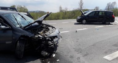 Stadła- zderzenie dwóch samochodów osobowych
