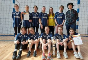 Dziewczyny z SP w Podegrodziu wywalczyły mistrzostwo powiatu w piłce ręcznej!