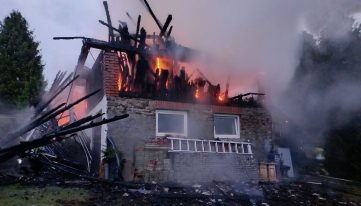 59 strażaków walczyło z pożarem w Juraszowej