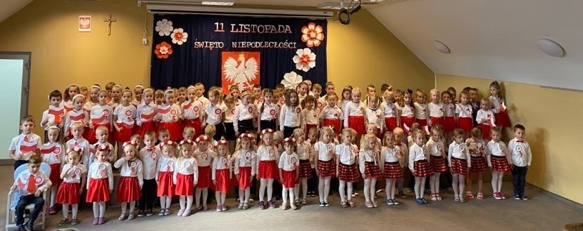 Gminne Przedszkole w Podegrodziu w ogólnopolskiej akcji "Szkoła do Hymnu”,