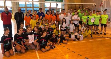 Mistrzostwa Gminy Podegrodzie w Piłce Siatkowej dziewcząt i chłopców - Igrzyska Dzieci