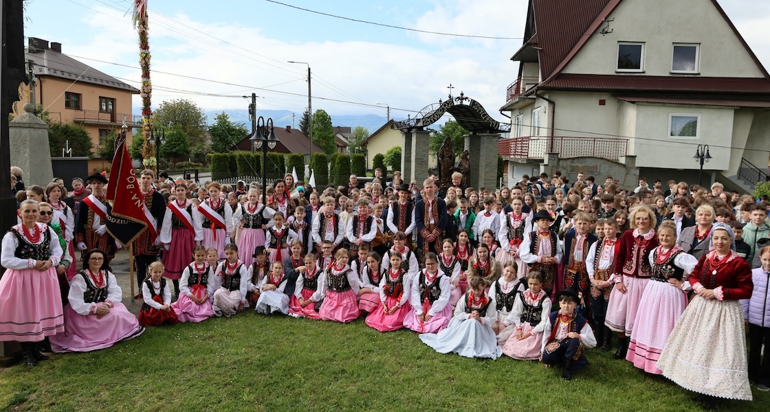 Dzień Patrona i Stroju Ludowego w Szkole Podstawowej w Podegrodziu