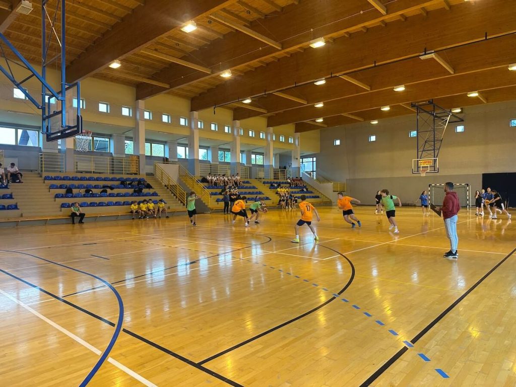 Gmina Podegrodzie: Brzezna podwójnym mistrzem gminy w koszykówce 3×3 – Igrzyska Młodzieży – zdjęcie 1