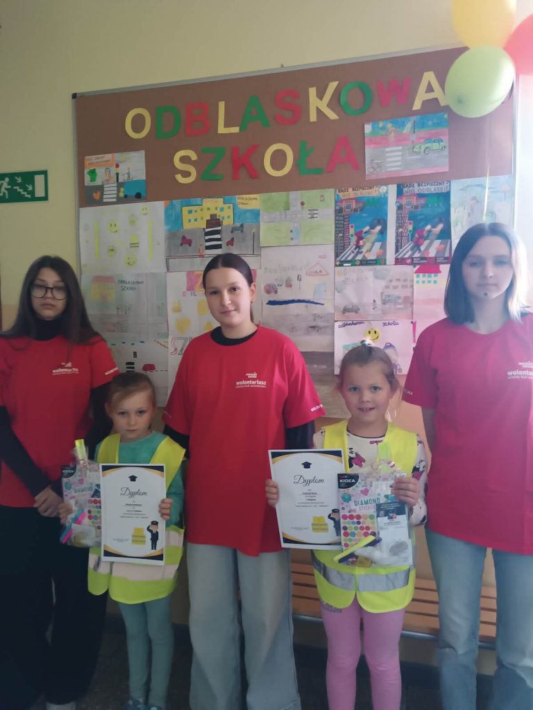 Akcje Szkoły Podstawowej im. św. Jadwigi Królowej Polski w Długołęce-Świerkli w ramach projektu „Odblaskowa Szkoła” – zdjęcie 5
